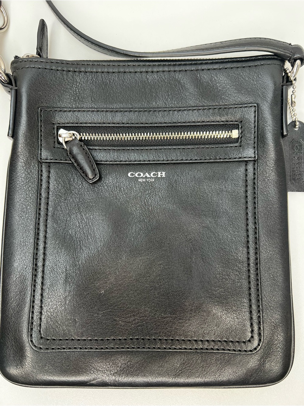 Coach Kitt Messenger Crossbody Bag Black Leather Adjustable Strap Zipper Pocket - Picture 3 of 8